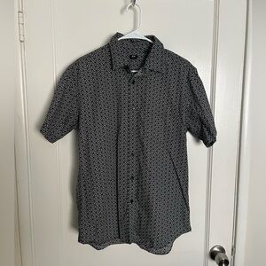Uniqlo Navy Short-Sleeve Button-Down with White Geometric Print